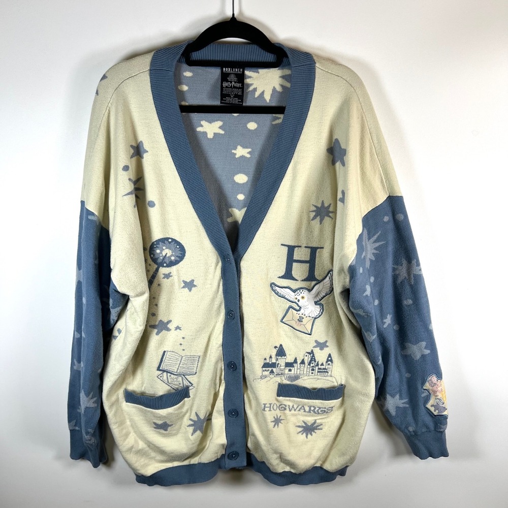 BoxLunch Harry Potter Hogwarts Crest Cardigan Sweater Cream Blue Stars‎ 4X